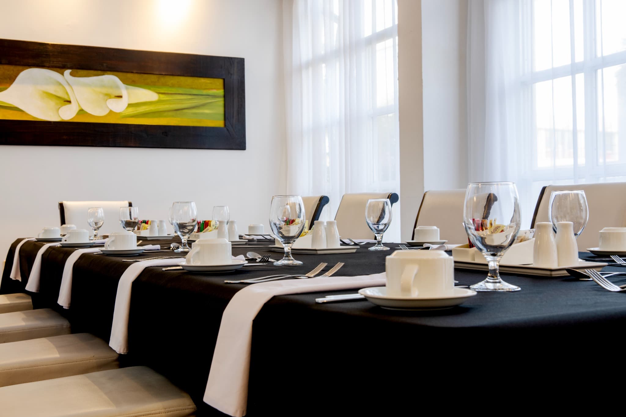 Valencia meeting room prepared for guests